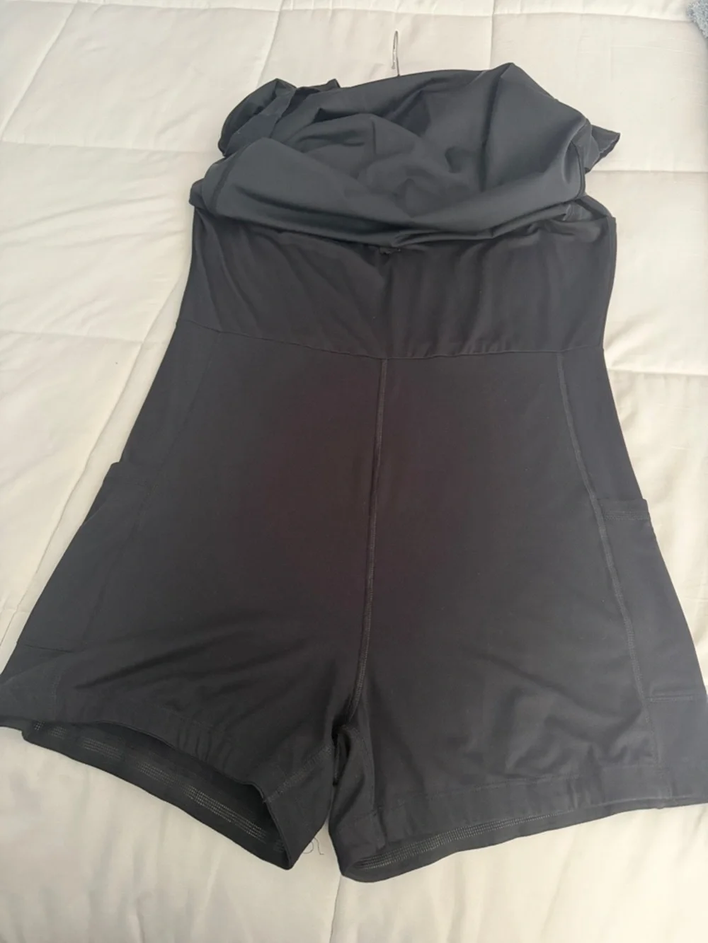 Athletic dress - Picture 3 of 3